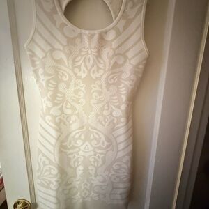 Elegant White Sleeveless Dress